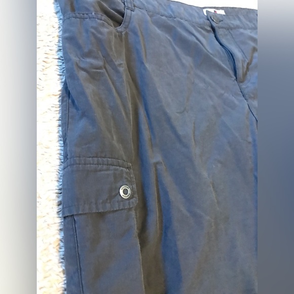 Women’s Woolrich Capri Length Hiking Pants Set of Two Grey Green Size 14 - Picture 4 of 11